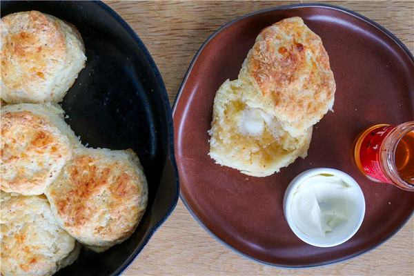 Flaky Biscuits with TomaRashi Cheese