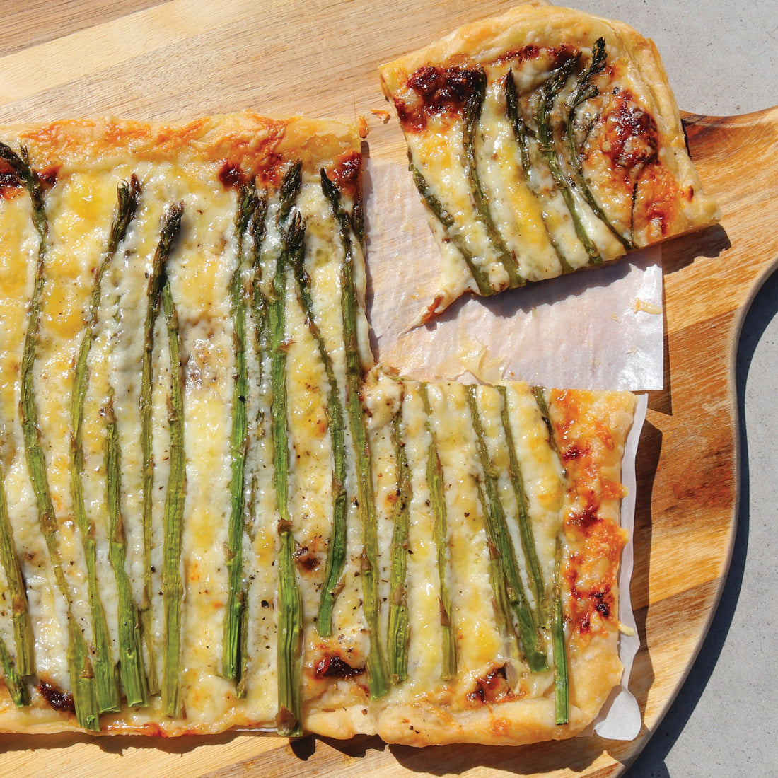 Cheesy Asparagus Puff Pastry with Caramelized Onion Jam