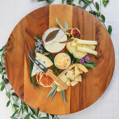 Product: cheese cares gift pack on board